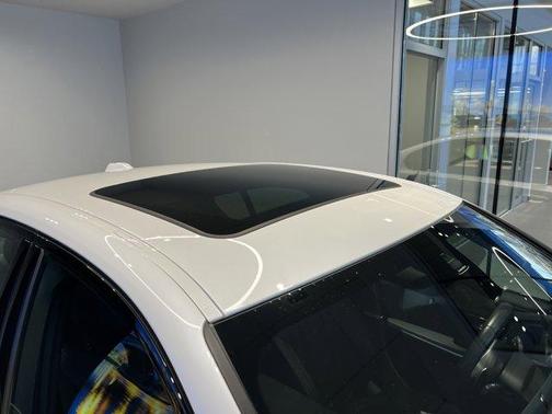 2024 BMW 330 i xDrive