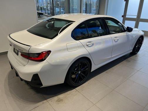 2024 BMW 330 i xDrive