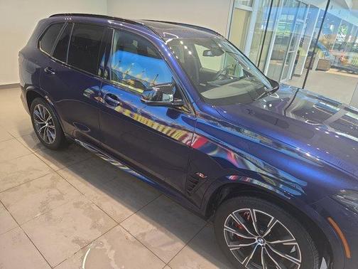 Tanzanite Blue II Metallic 2024 BMW X5 M60i