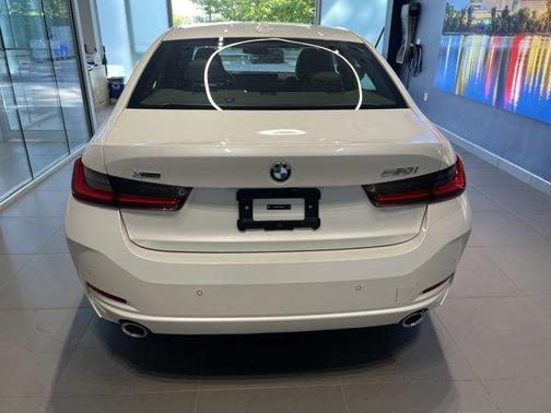 2023 BMW 330 i xDrive
