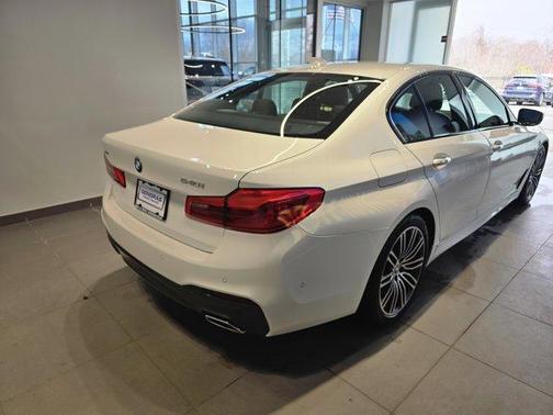 White 2018 BMW 540 i xDrive