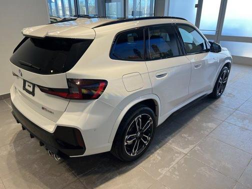 2025 BMW X1 M35i