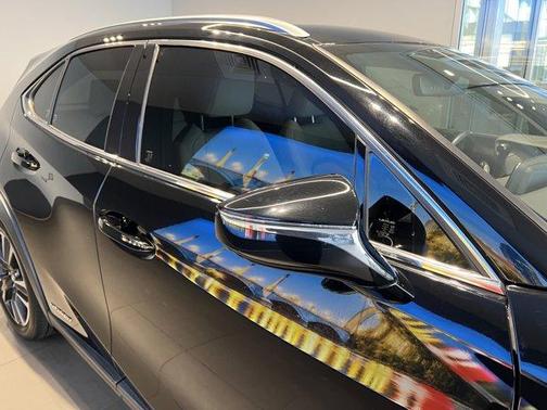 2020 Lexus UX 250h Base