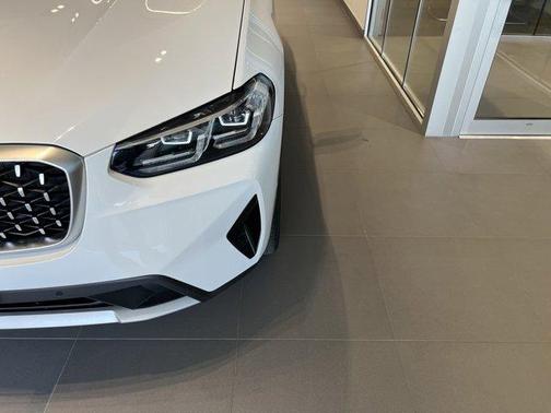 2024 BMW X4 xDrive30i