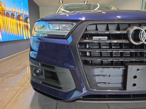 Navarra Blue Metallic 2019 Audi Q7 55 Prestige