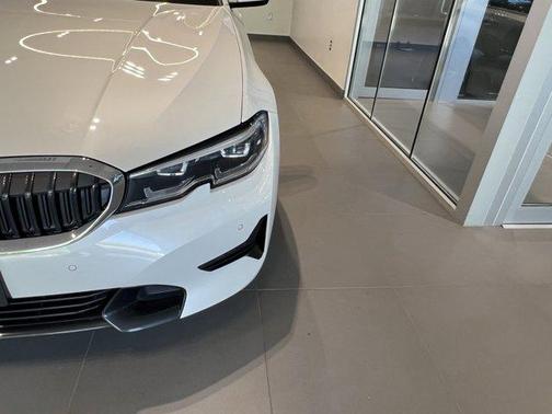 2022 BMW 330 i xDrive
