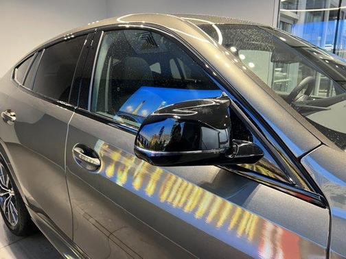 Manhattan Green Metallic 2026 BMW X6 M60i