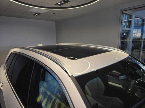 Alpine White 2026 BMW X5 PHEV xDrive50e