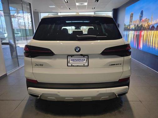 Alpine White 2026 BMW X5 PHEV xDrive50e