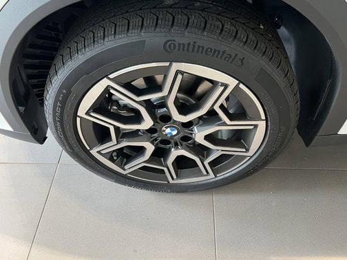 2025 BMW X2 xDrive28i