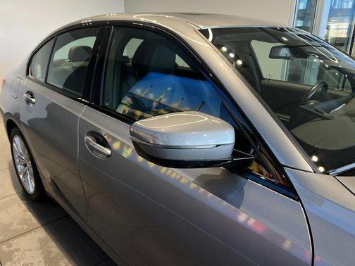 2023 BMW 330 i xDrive