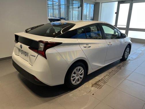 2021 Toyota Prius LE