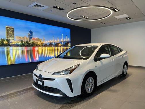 2021 Toyota Prius LE