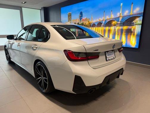 Mineral White Metallic 2023 BMW 330 i xDrive