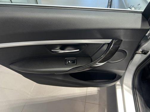 2017 BMW 330 i xDrive