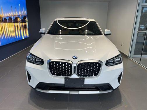 2023 BMW X4 xDrive30i