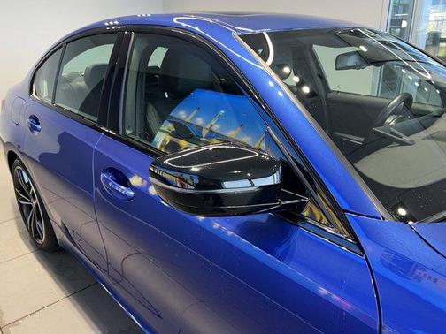 2023 BMW 330 i xDrive