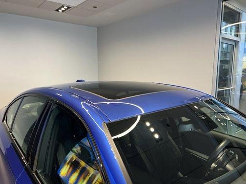 2023 BMW 330 i xDrive