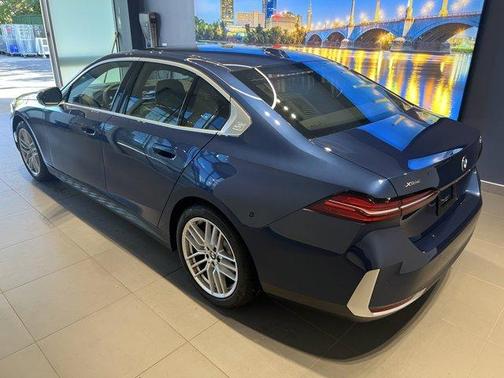 2025 BMW 530 i xDrive