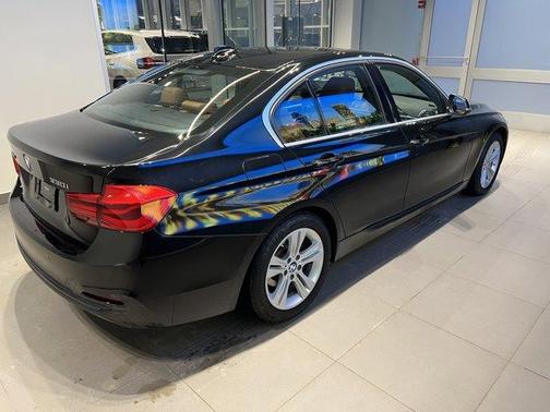 2017 BMW 330 i xDrive