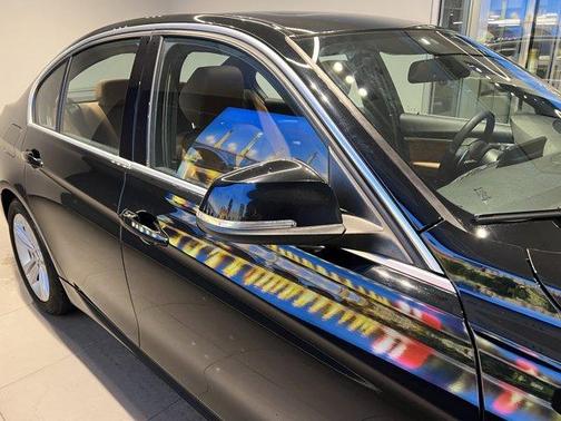 2017 BMW 330 i xDrive