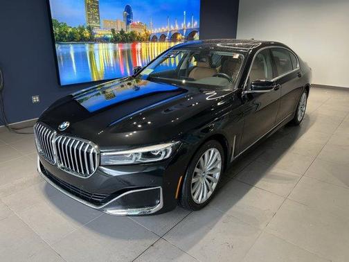 2022 BMW 740 i xDrive