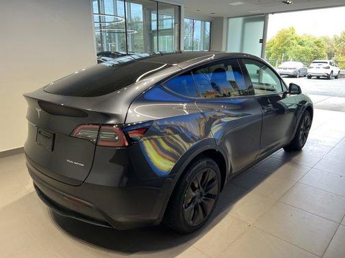 2025 Tesla Model Y Long Range