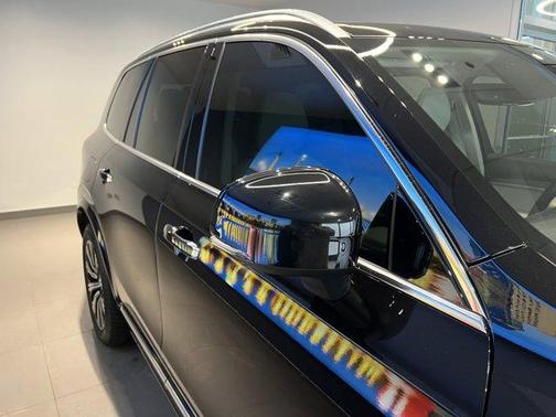 Black 2021 Volvo XC90 T6 Inscription 6 Passenger