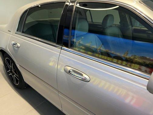 2003 Lincoln Town Car Executive