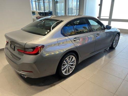 2023 BMW 330 i xDrive