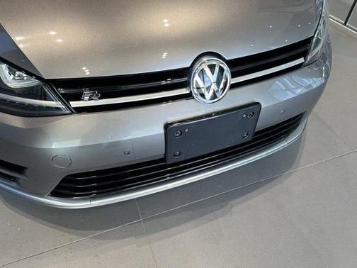 2015 Volkswagen Golf R 4-Door