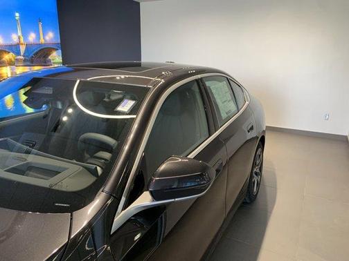 2024 BMW i5 eDrive40
