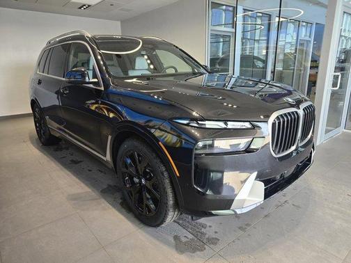 Black Sapphire Metallic 2026 BMW X7 xDrive40i