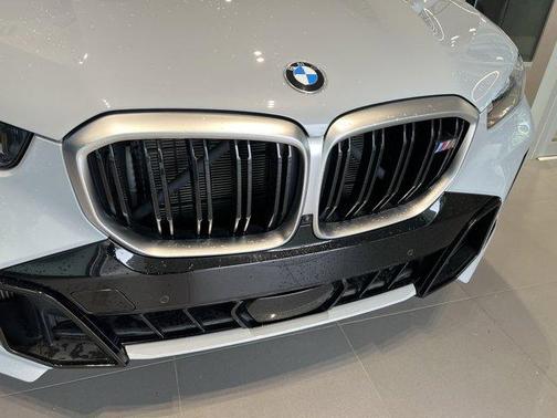 2024 BMW X5 M60i