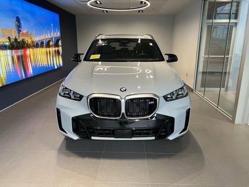 2024 BMW X5 M60i