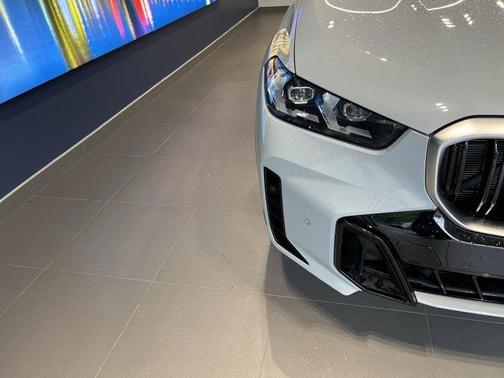 2024 BMW X5 M60i