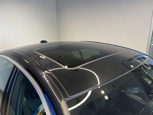 2024 BMW 330 i xDrive