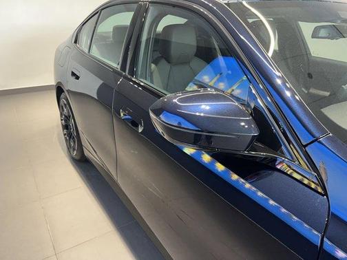 2025 BMW i5 xDrive40