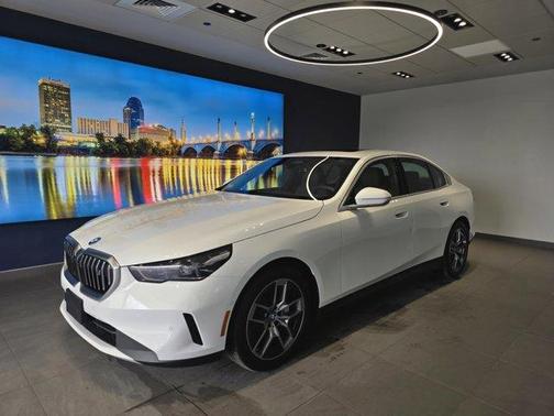 Alpine White 2025 BMW i5 xDrive40