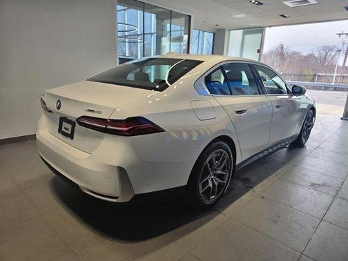 Alpine White 2025 BMW i5 xDrive40