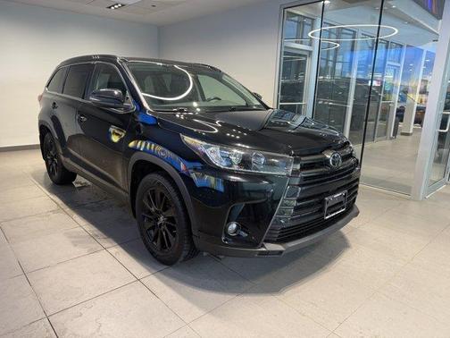 Black 2019 Toyota Highlander