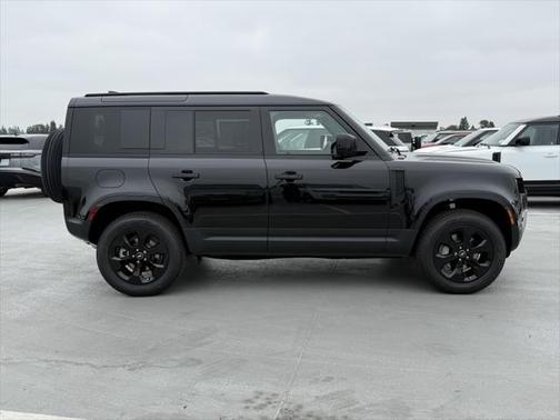 2025 Land Rover Defender 110 P400 S