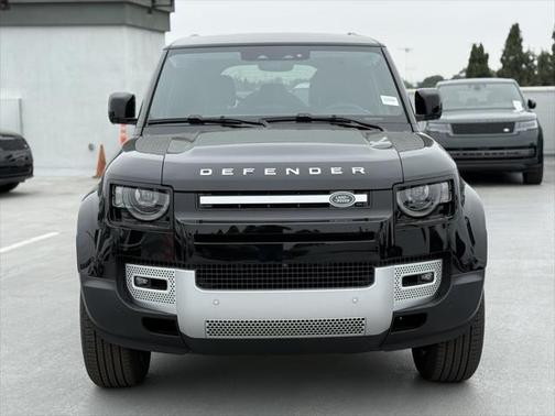 2025 Land Rover Defender 110 P400 S
