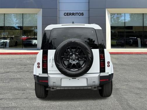 2025 Land Rover Defender 110 P300