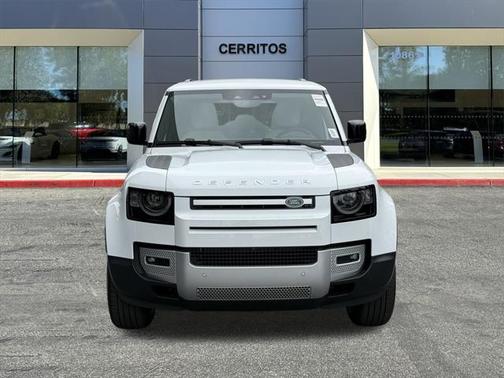 2025 Land Rover Defender 110 P300