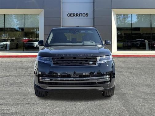 2025 Land Rover Range Rover P530 SE