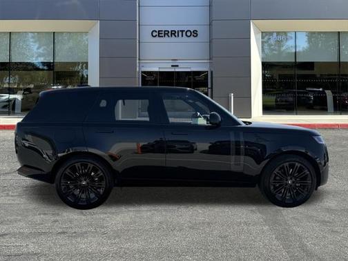 2025 Land Rover Range Rover P530 SE