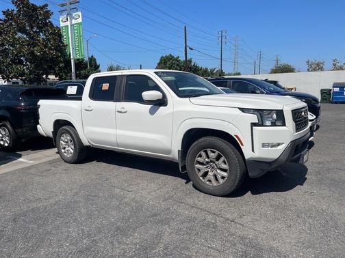 2022 Nissan Frontier SV