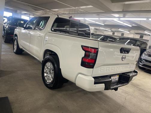 2022 Nissan Frontier SV