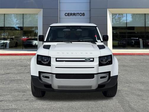 2025 Land Rover Defender 110 P300